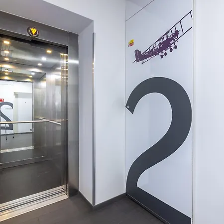 Designer In A Vibrant Neighborhood *