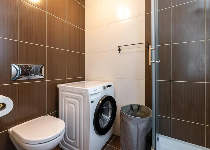 Designer In A Vibrant Neighborhood Appartamento Praga