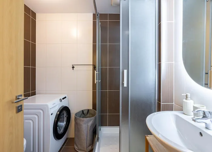 Designer In A Vibrant Neighborhood Appartamento