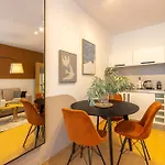 Designer In A Vibrant Neighborhood By Easybnb Premium Appartement